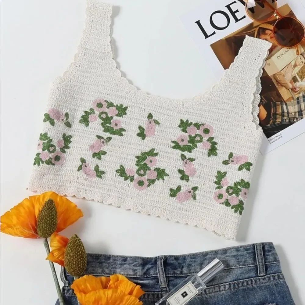 Woman’s crop top
